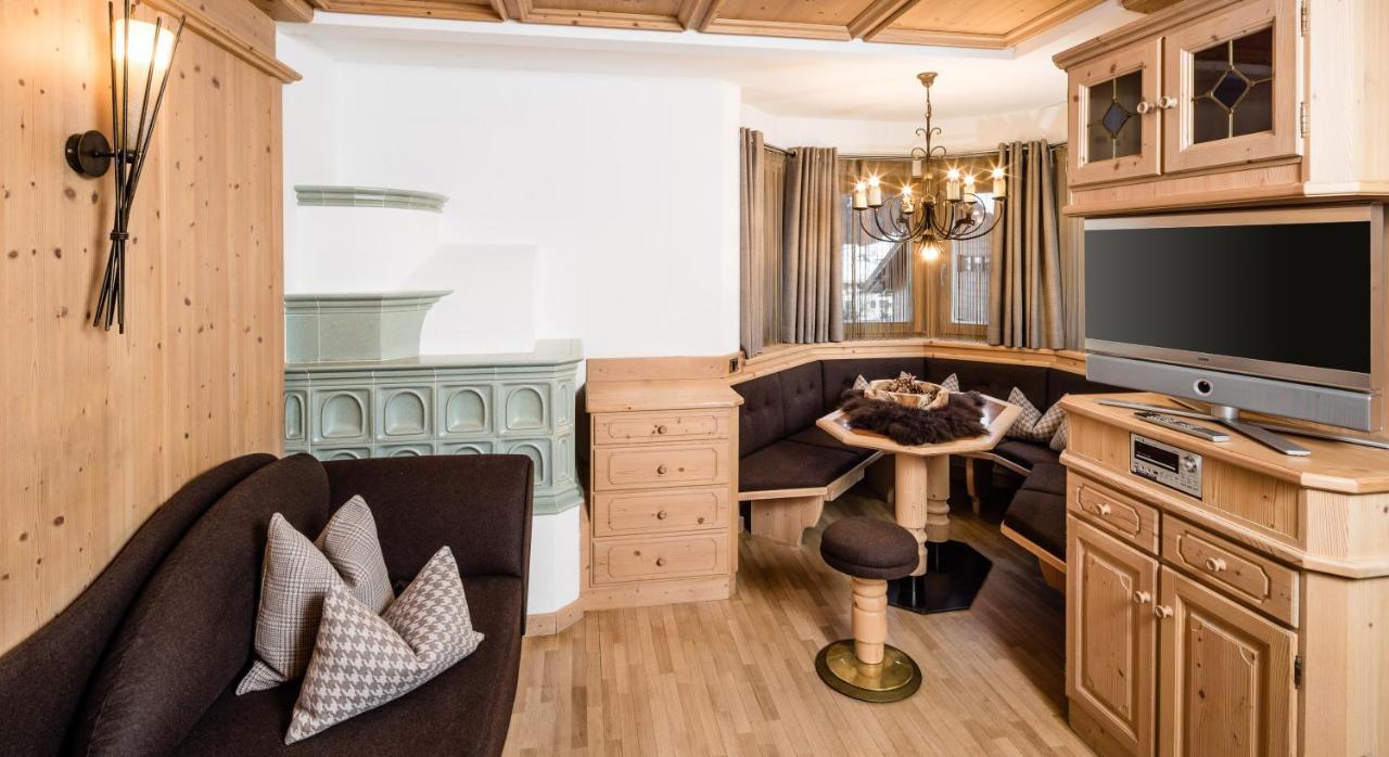 Apartments Villa Gardena - Gardenahotels เซลวาดีวัลการ์เดนา ภายนอก รูปภาพ